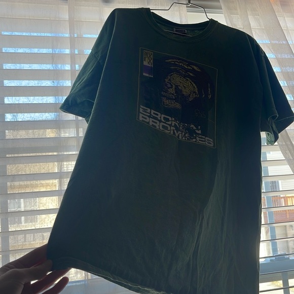 100% Cotton Broken Promises Street Style Shirt - Picture 4 of 7